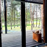 Przeszklony Tiny House W Lesie 아파트