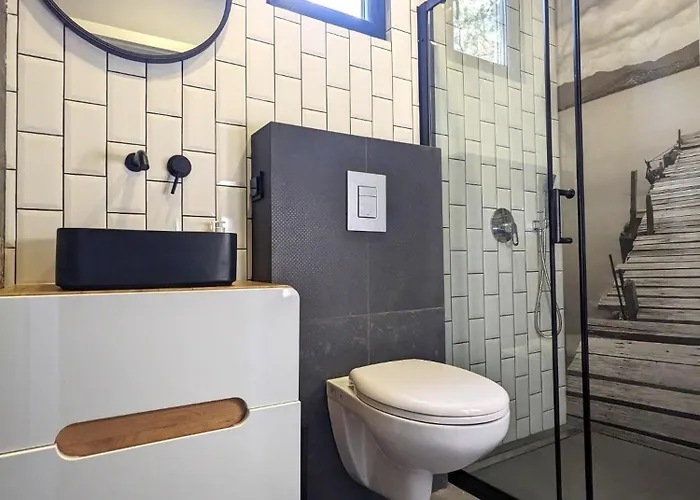 Apartment Przeszklony Tiny House W Lesie